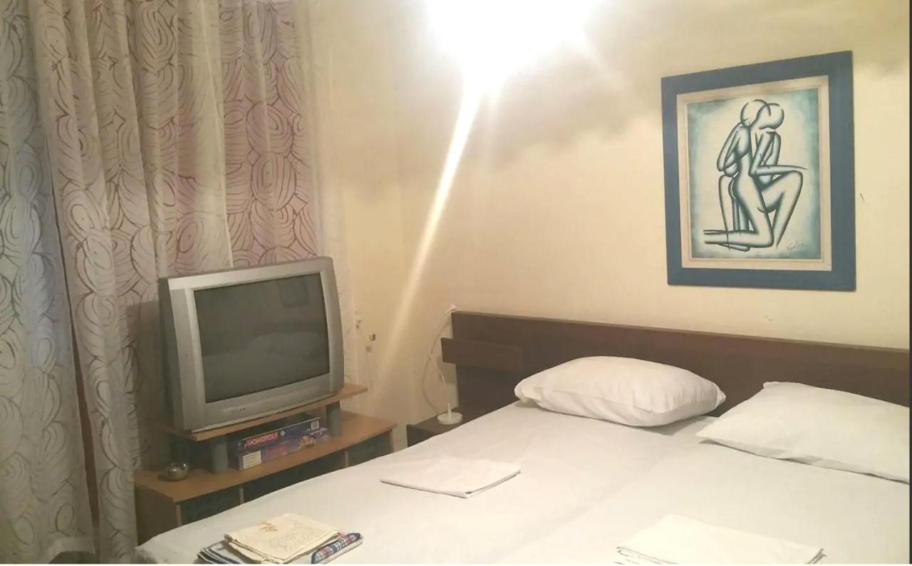 Communist Style Apartment Tirana Buitenkant foto
