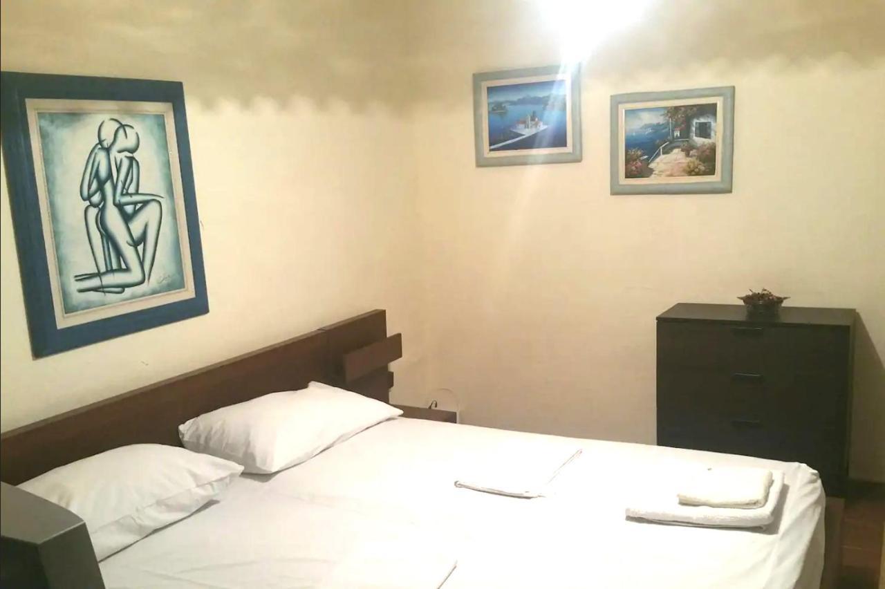 Communist Style Apartment Tirana Buitenkant foto